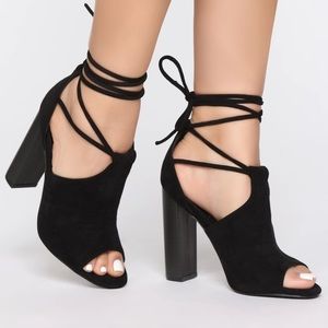 Fashion Nova - CHASING THRILLS BOOTIES